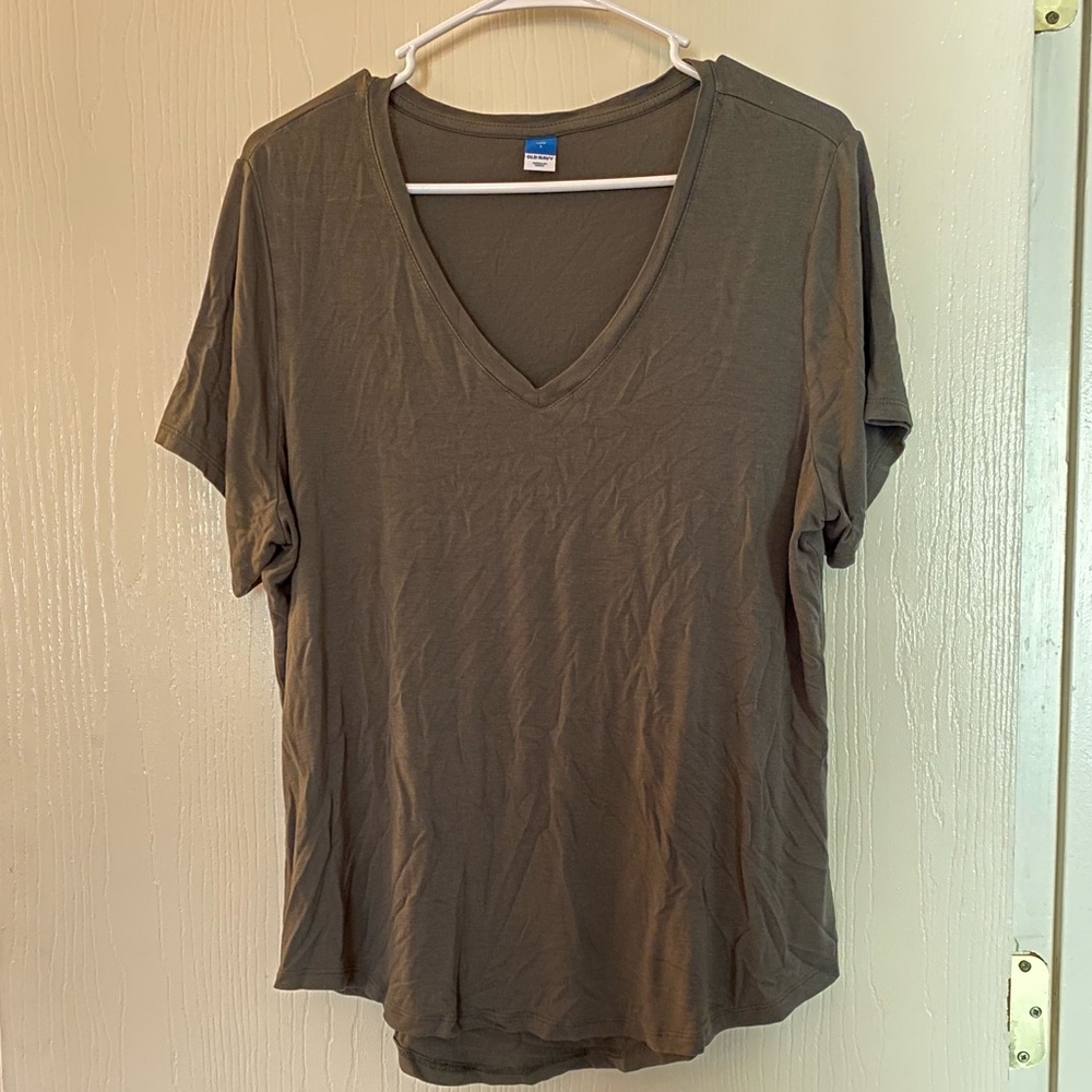 Olive green V-neck T-shirt, size large, Old Navy